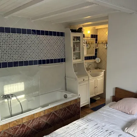 Atypical Nest Near Latin Quarter Paris